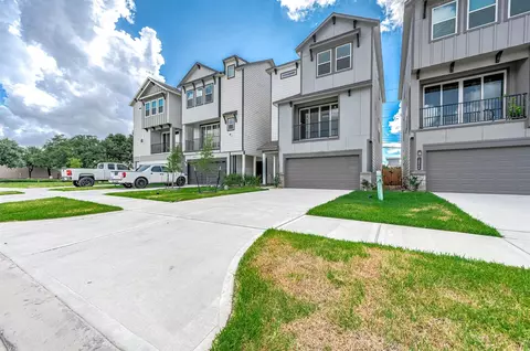 Exterior - 14970 Eagle Feather Dr, Houston, TX 77090 photo 6 of 7