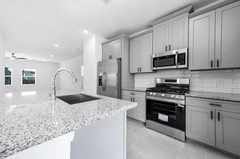 Kitchen - 14970 Eagle Feather Dr, Houston, TX 77090 photo 4 of 4