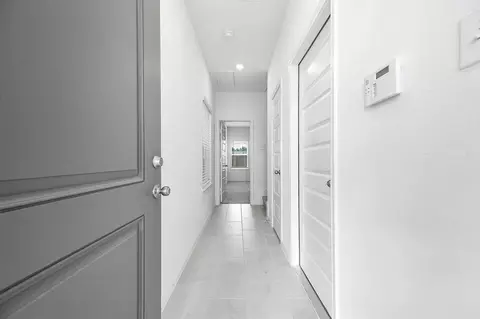 Entry Way - 14970 Eagle Feather Dr, Houston, TX 77090 photo 2 of 3