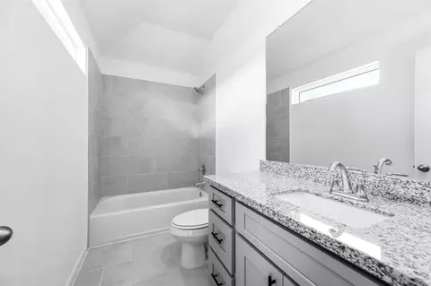 Bath - 14970 Eagle Feather Dr, Houston, TX 77090 photo 4 of 4