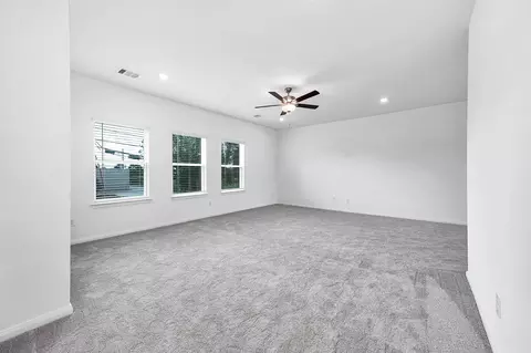 Living - 14970 Eagle Feather Dr, Houston, TX 77090 photo 6 of 6