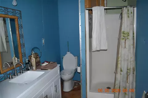 Bath - 211 Ringtail Rd, Junction, TX 76849 photo 1 of 1
