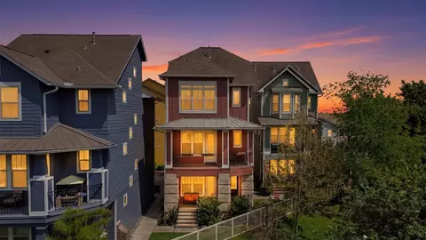 542 Oxford St, Houston, TX 77007