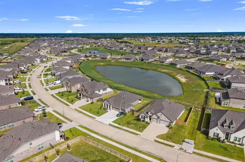 9718 Colonial Downs Dr, Mont Belvieu, TX 77523