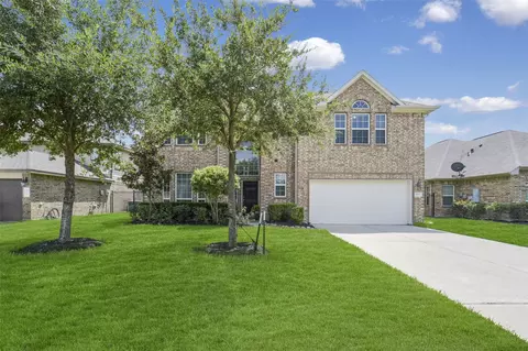 9815 Shimmering Lakes Dr, Rosharon, TX 77583