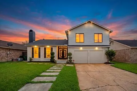 10826 Sageburrow Dr, Houston, TX 77089