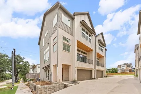 2932 Michaux St, Houston, TX 77009