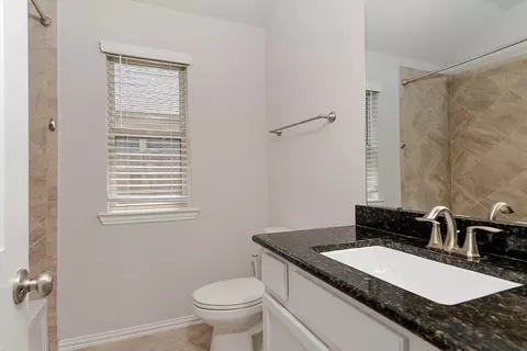 Bath - 3521 Brian Vly, Spring, TX 77386 photo 3 of 3