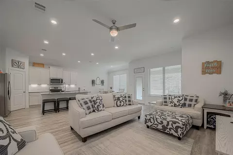 1672 Happy Valley St, Montgomery, TX 77316