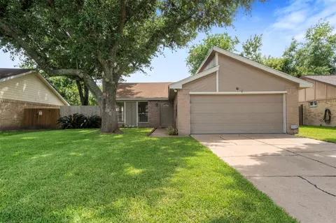 10059 Ash Fork Dr, Houston, TX 77064