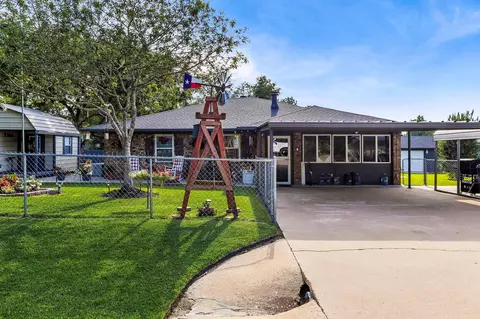 188 Huckleberry Rd, Onalaska, TX 77360