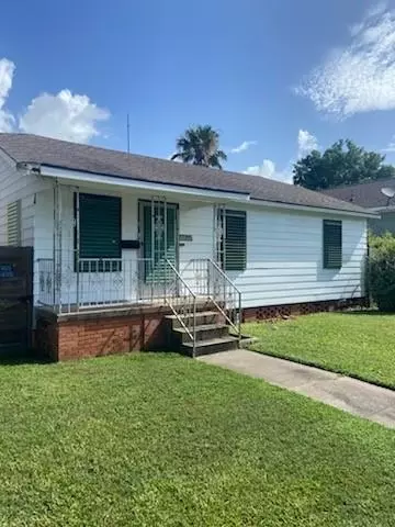 5514 Borden Ave, Galveston, TX 77551