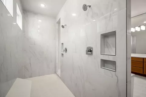 Bath - 208 Lilac Tree Ct, Willis, TX 77318 photo 6 of 10
