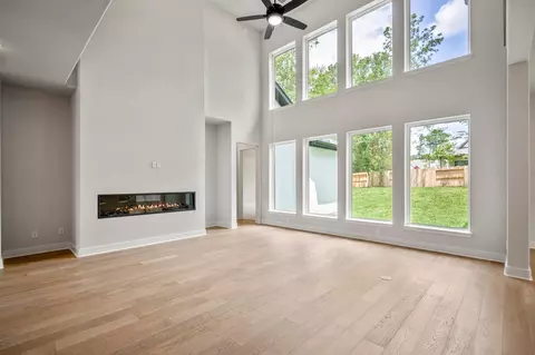 Living - 208 Lilac Tree Ct, Willis, TX 77318 photo 3 of 8