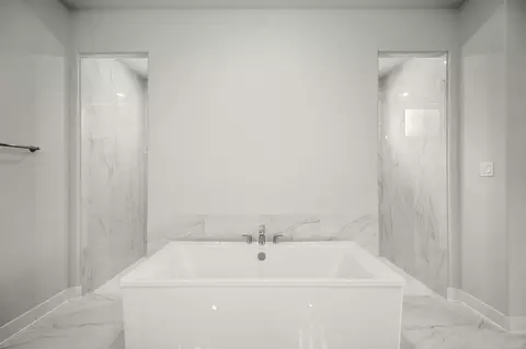 Bath - 208 Lilac Tree Ct, Willis, TX 77318 photo 4 of 10