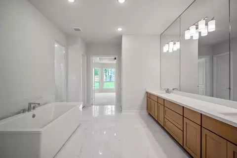 Bath - 208 Lilac Tree Ct, Willis, TX 77318 photo 8 of 10