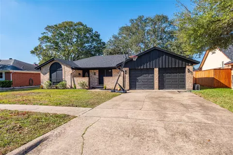 3501 Knob Hill St, Deer Park, TX 77536
