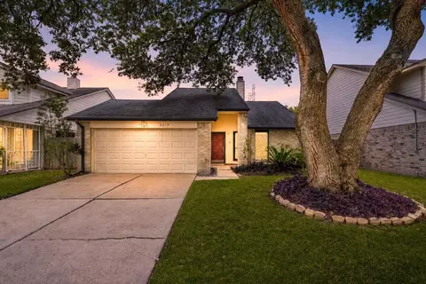 2019 Creek Valley Ln, Sugar Land, TX 77478