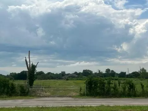 000 County Road 48, Pearland, TX 77583