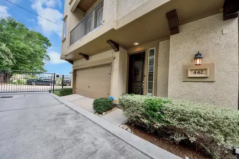 442 N Live Oak St, Houston, TX 77003