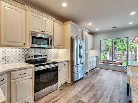 Kitchen - 18005 Cindy Ln, Conroe, TX 77302 photo 6 of 7