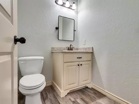 Bath - 18005 Cindy Ln, Conroe, TX 77302 photo 4 of 4