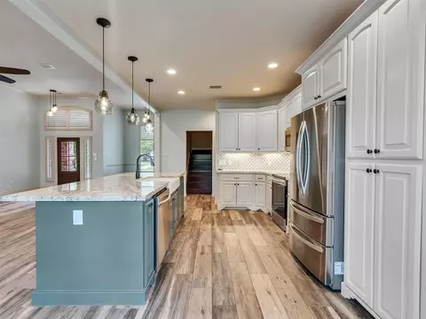 Kitchen - 18005 Cindy Ln, Conroe, TX 77302 photo 4 of 7