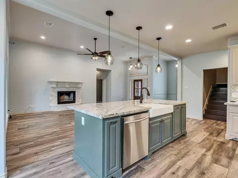 Kitchen - 18005 Cindy Ln, Conroe, TX 77302 photo 5 of 7