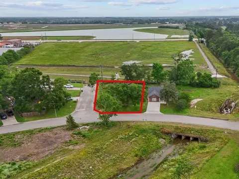 303 Barnacle Dr, Crosby, TX 77532