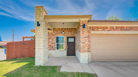 1107 W 2nd St, Freeport, TX 77541