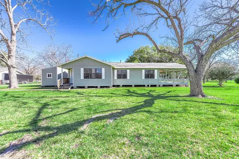 2474 Gates Rd, Alvin, TX 77511