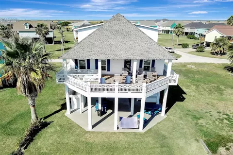 2570 Tide Dr, Port Bolivar, TX 77650