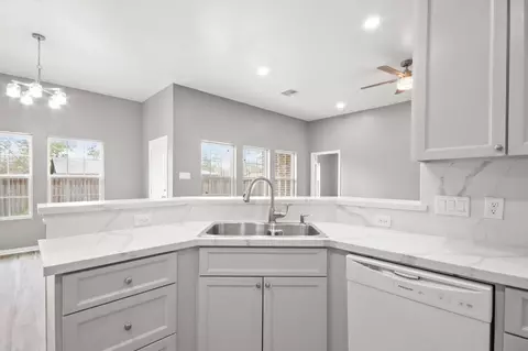 535 Corydon Dr, Huffman, TX 77336