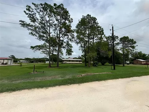 125 Tupelo S, Palacios, TX 77465