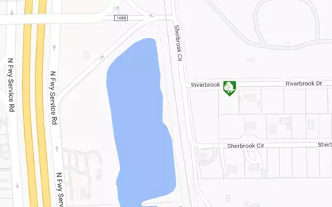 000 Riverbrook Dr, Conroe, TX 77385 photo 2