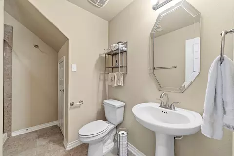 Bath - 30414 Deleon Fields Dr, Spring, TX 77386 photo 1 of 5
