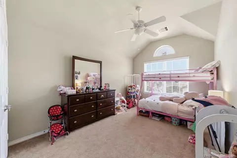 Bedroom - 30414 Deleon Fields Dr, Spring, TX 77386 photo 6 of 8