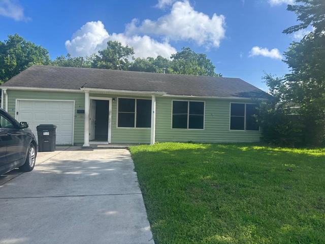 4211 Hartsville Rd, Houston, TX 77047