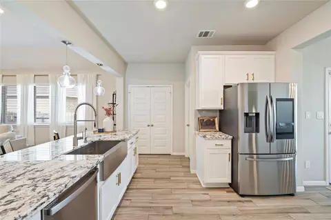Kitchen - 7802 Bellwick Ct, Pasadena, TX 77505 photo 4 of 4