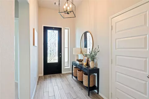 Entry Way - 7802 Bellwick Ct, Pasadena, TX 77505 photo 2 of 4