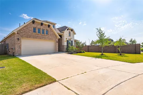 Exterior - 7802 Bellwick Ct, Pasadena, TX 77505 photo 4 of 9