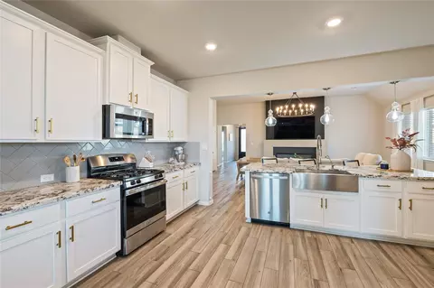 Kitchen - 7802 Bellwick Ct, Pasadena, TX 77505 photo 2 of 4