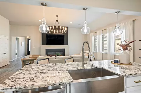 Kitchen - 7802 Bellwick Ct, Pasadena, TX 77505 photo 3 of 4
