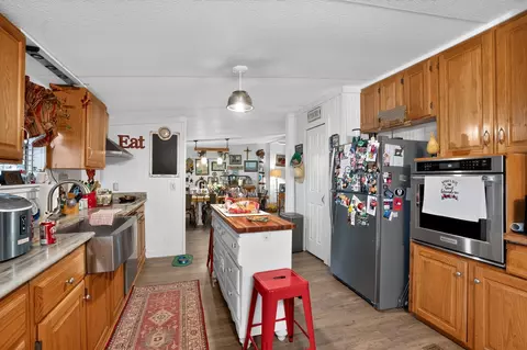 Kitchen - 63 Wood Hbr, Trinity, TX 75862 photo 2 of 3