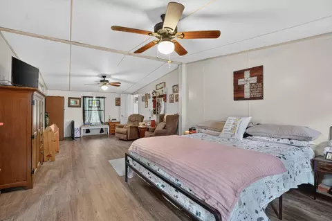 Bedroom - 63 Wood Hbr, Trinity, TX 75862 photo 2 of 4