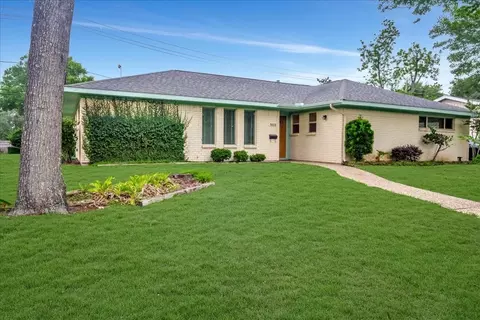 503 Whitecap Dr, El Lago, TX 77586