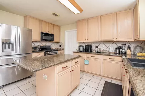 2235 Heatherwood Dr, Missouri City, TX 77489