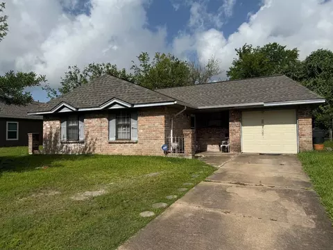 8835 Glenhouse Dr, Houston, TX 77088