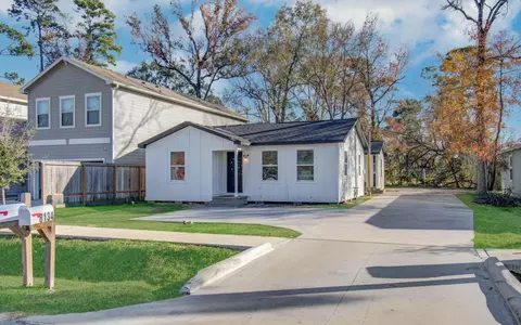 8134 Richland Dr #A, Houston, TX 77028