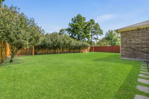 Exterior - 1122 Windsor Chase Ln, Spring, TX 77373 photo 9 of 15